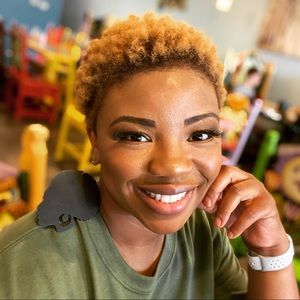 Meet your Posher, Dawnielle